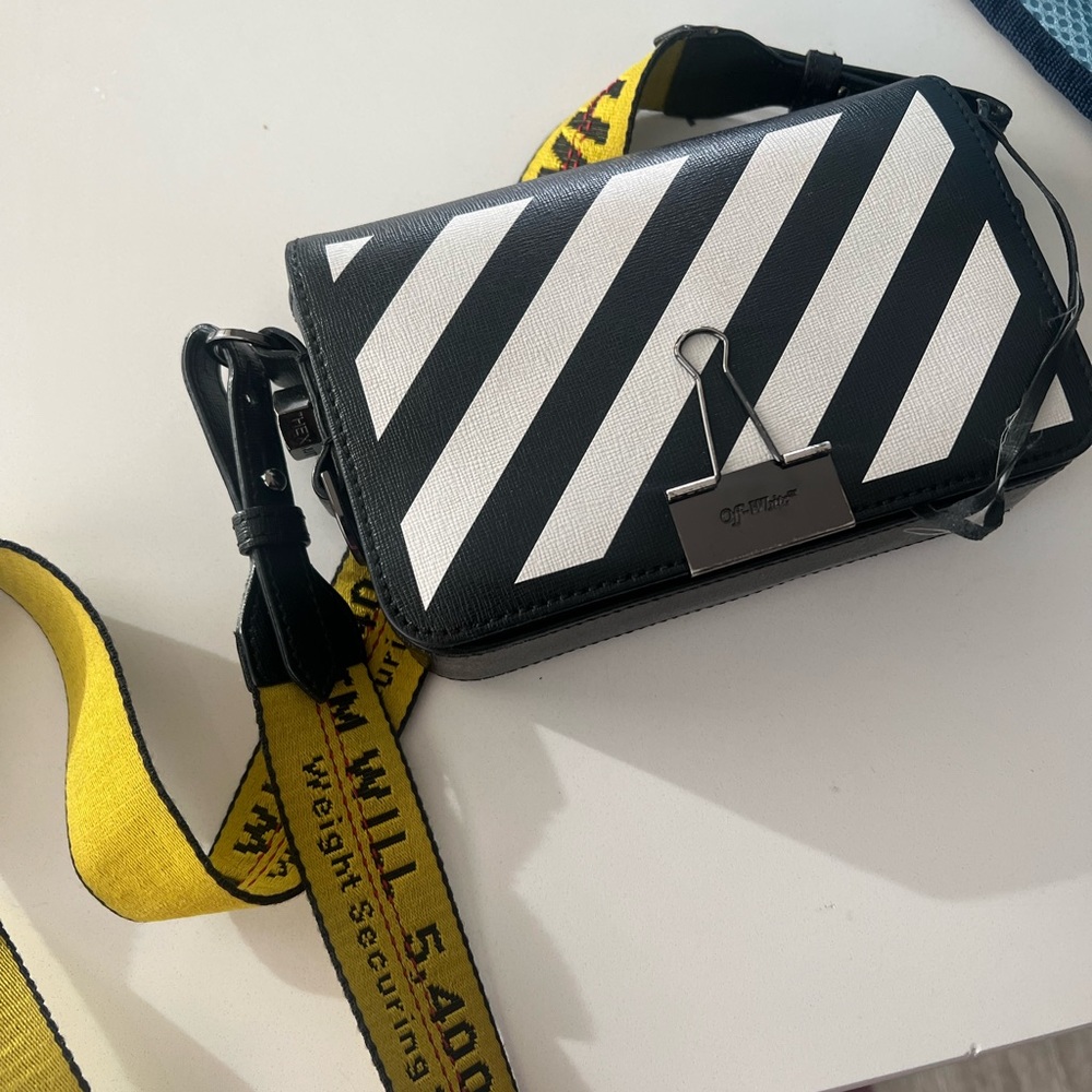 COPY - Off-white crossbody